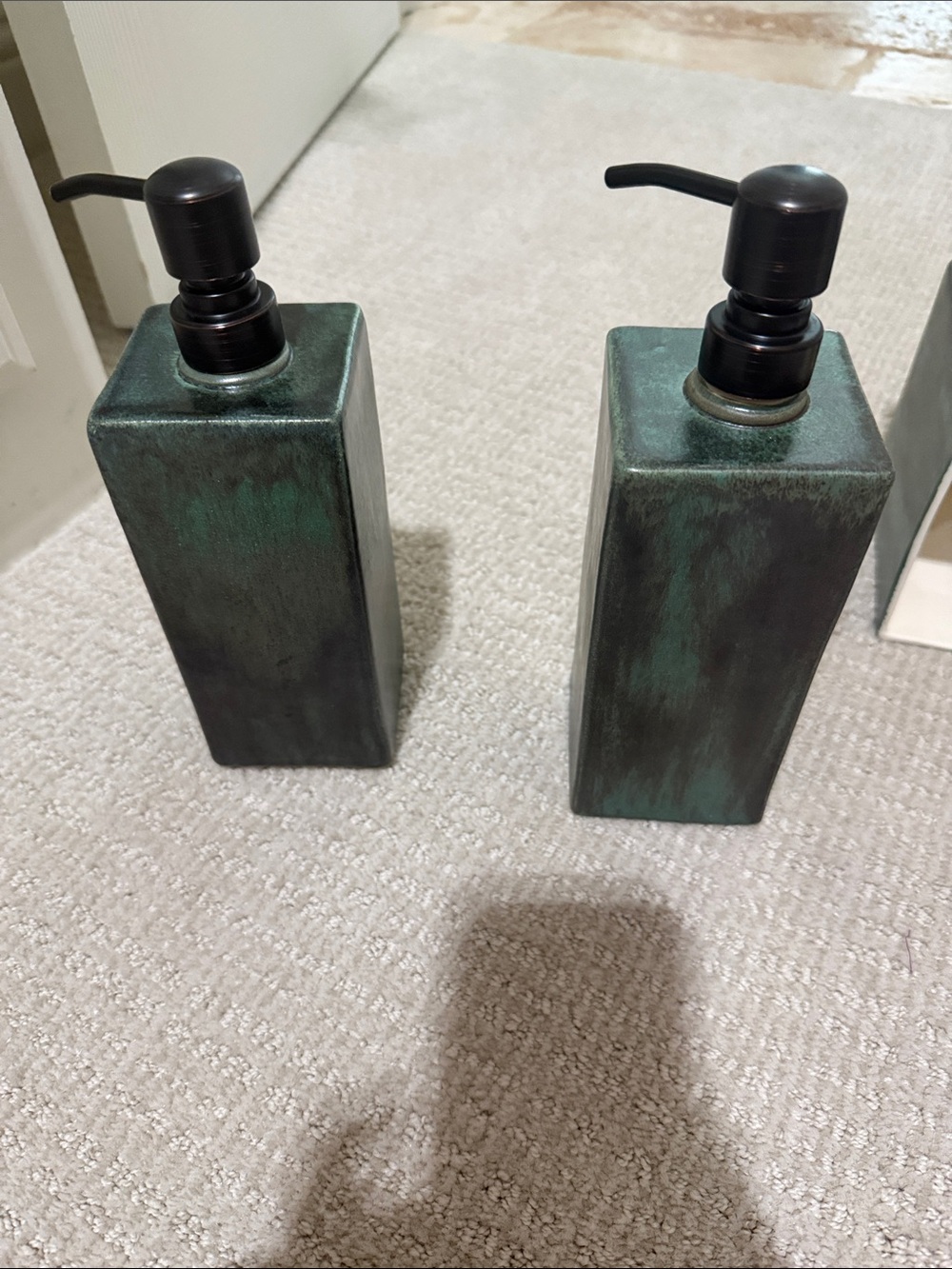 Rustic Green ceramic Bathroom Accessory Set. 6 pieces. - Picture 4 of 4